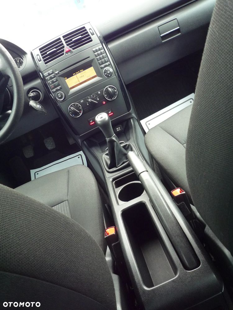 Mercedes-Benz Klasa A 180 BlueEfficiency - 27