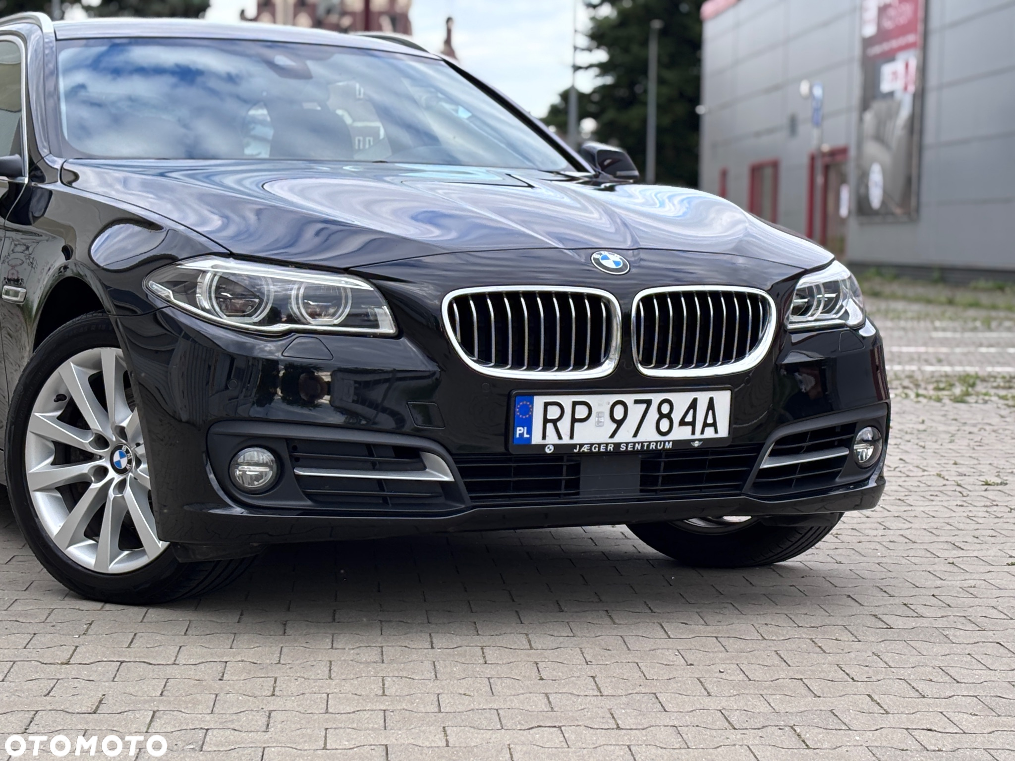 BMW Seria 5 520d xDrive - 2