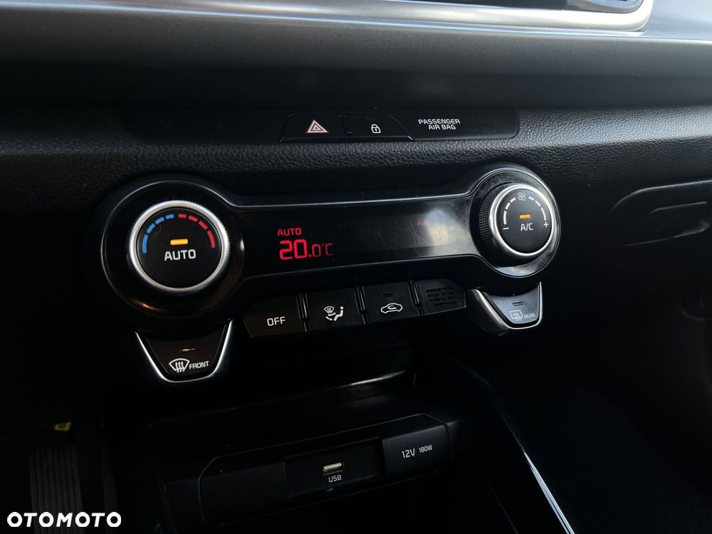 Kia Rio 1.2 L - 8