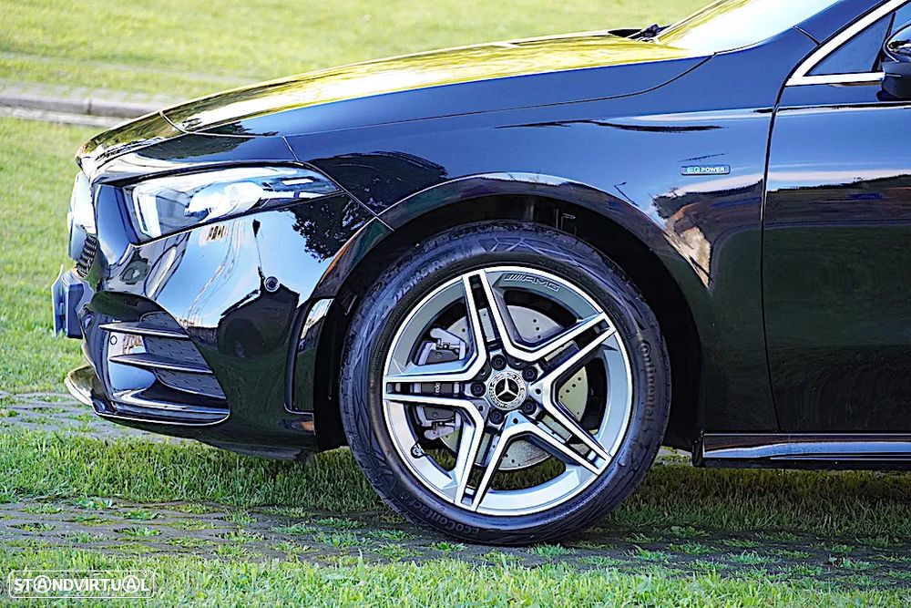 Mercedes-Benz A 250 Limousine e AMG Line - 4