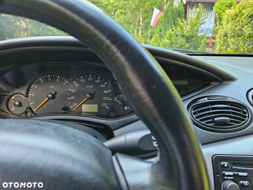 Ford Focus 1.6 X100 - 17