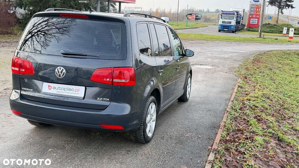 Volkswagen Touran - 17