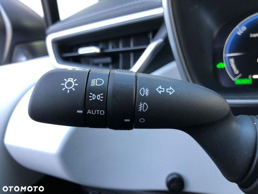 Toyota Corolla 1.8 Hybrid Executive - 29