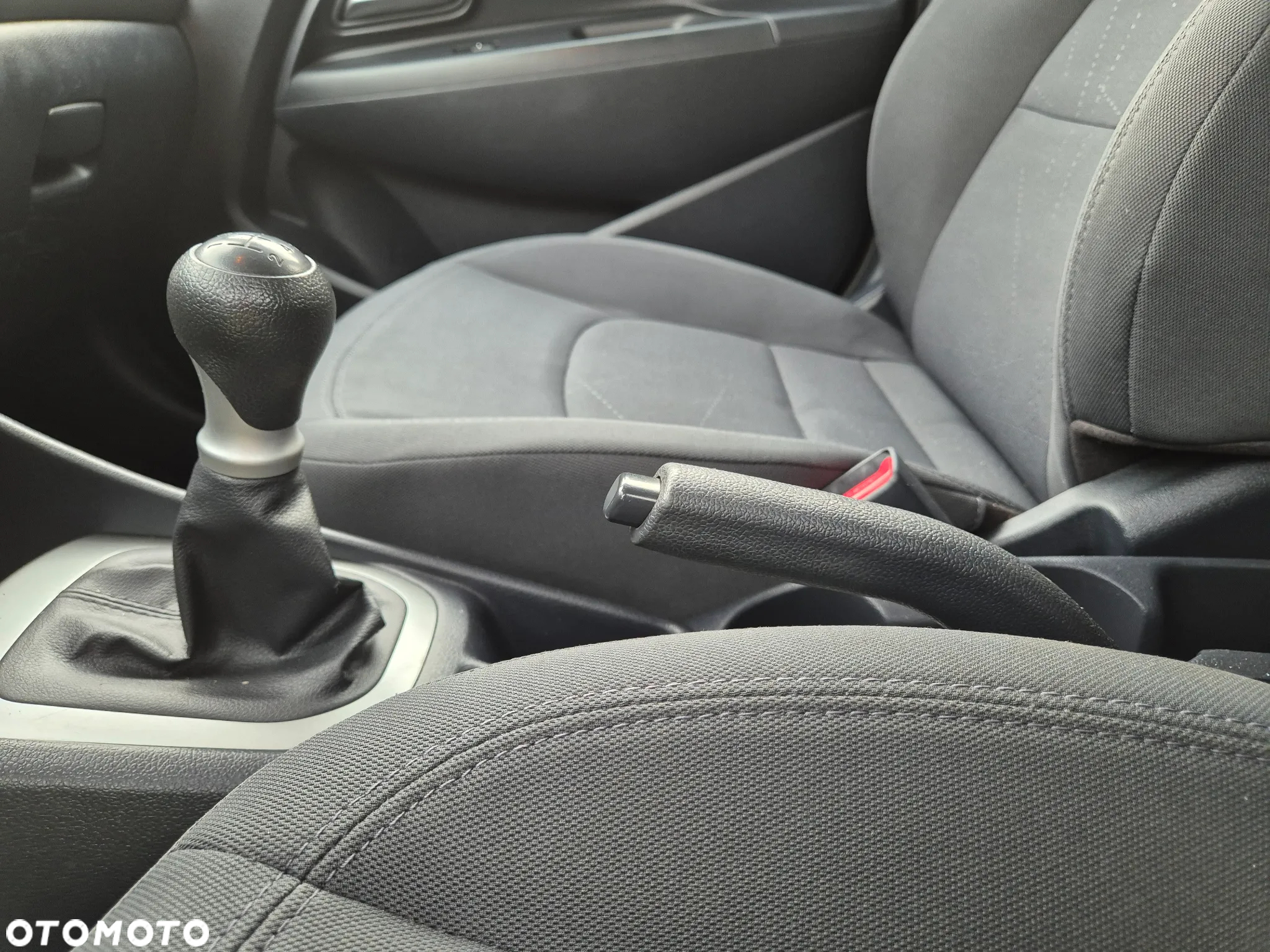 Kia Rio 1.2 Attract - 16