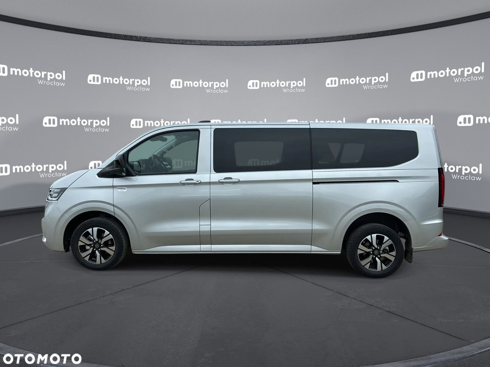 Volkswagen Caravelle - 4