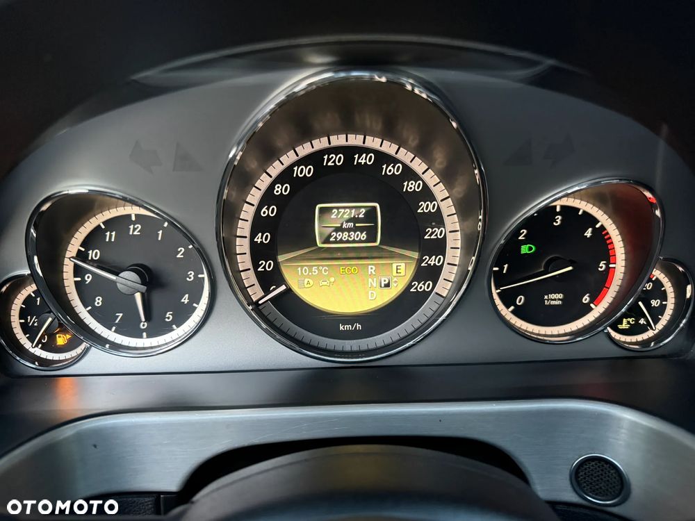 Mercedes-Benz Klasa E 350 CDI BlueEff Avantgarde - 30