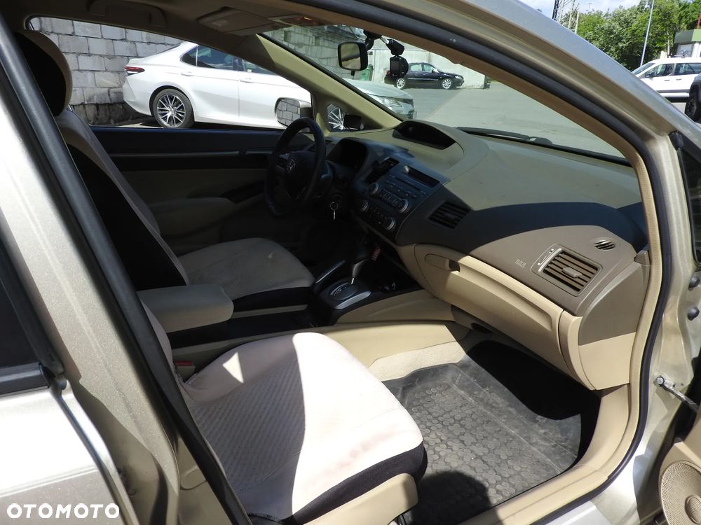 Honda Civic 1.8 Executive - 13