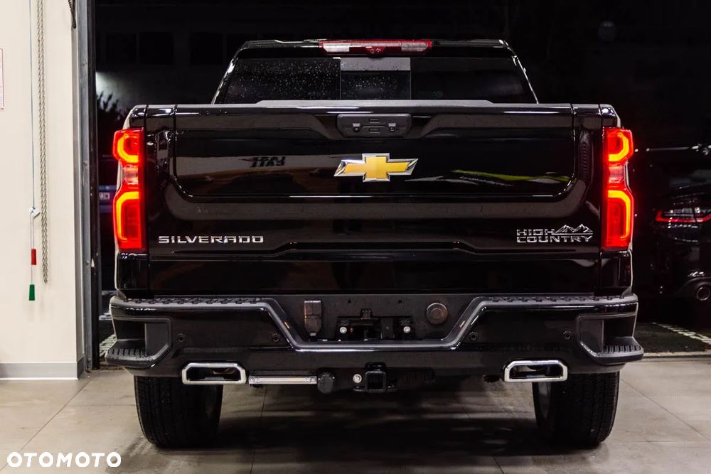 Chevrolet Silverado - 4