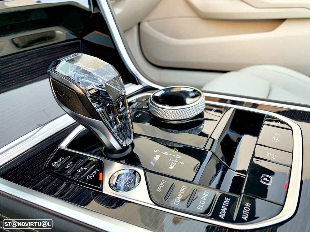 BMW M850i xDrive - 28