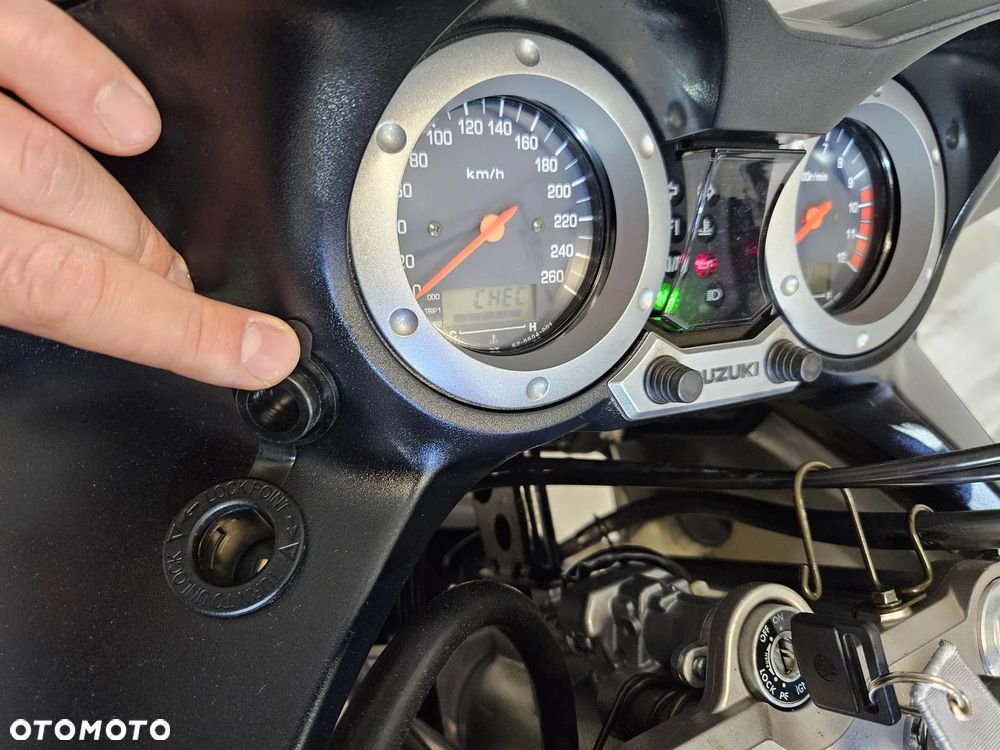 Suzuki DL - 27