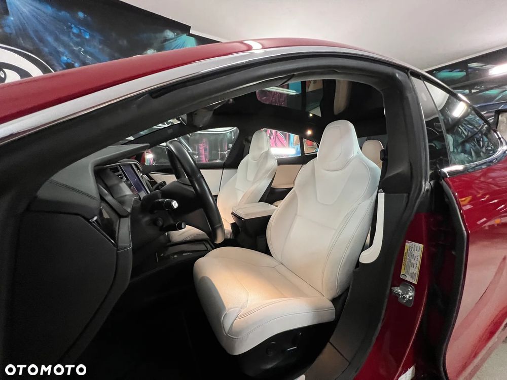 Tesla Model S Performance - 33