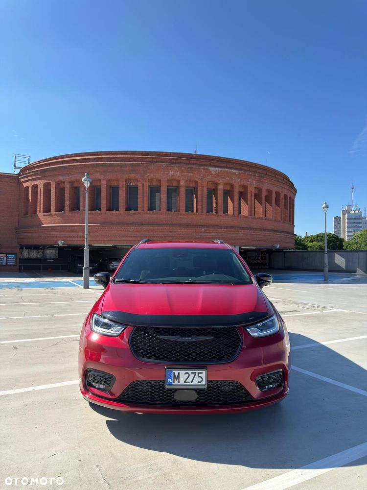 Chrysler Pacifica - 8