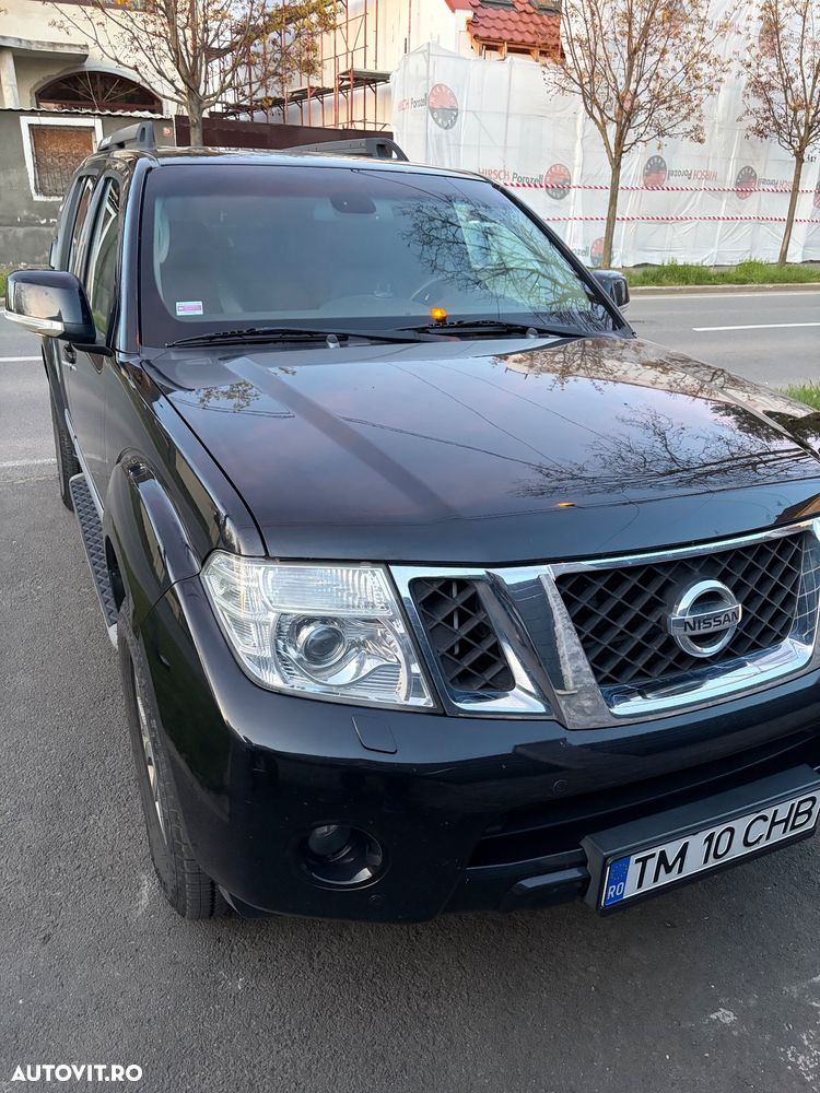 Nissan Pathfinder - 2