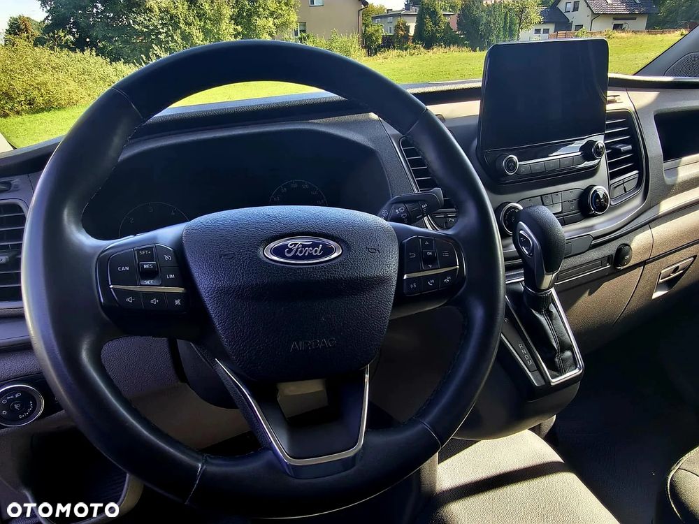 Ford Custom - 21