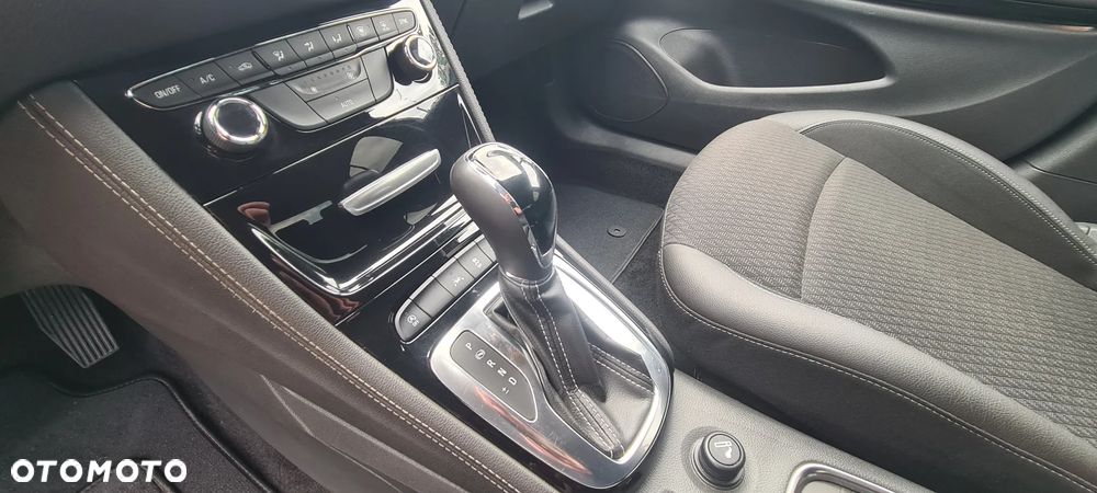 Opel Astra 1.4 T Dynamic S&S - 31