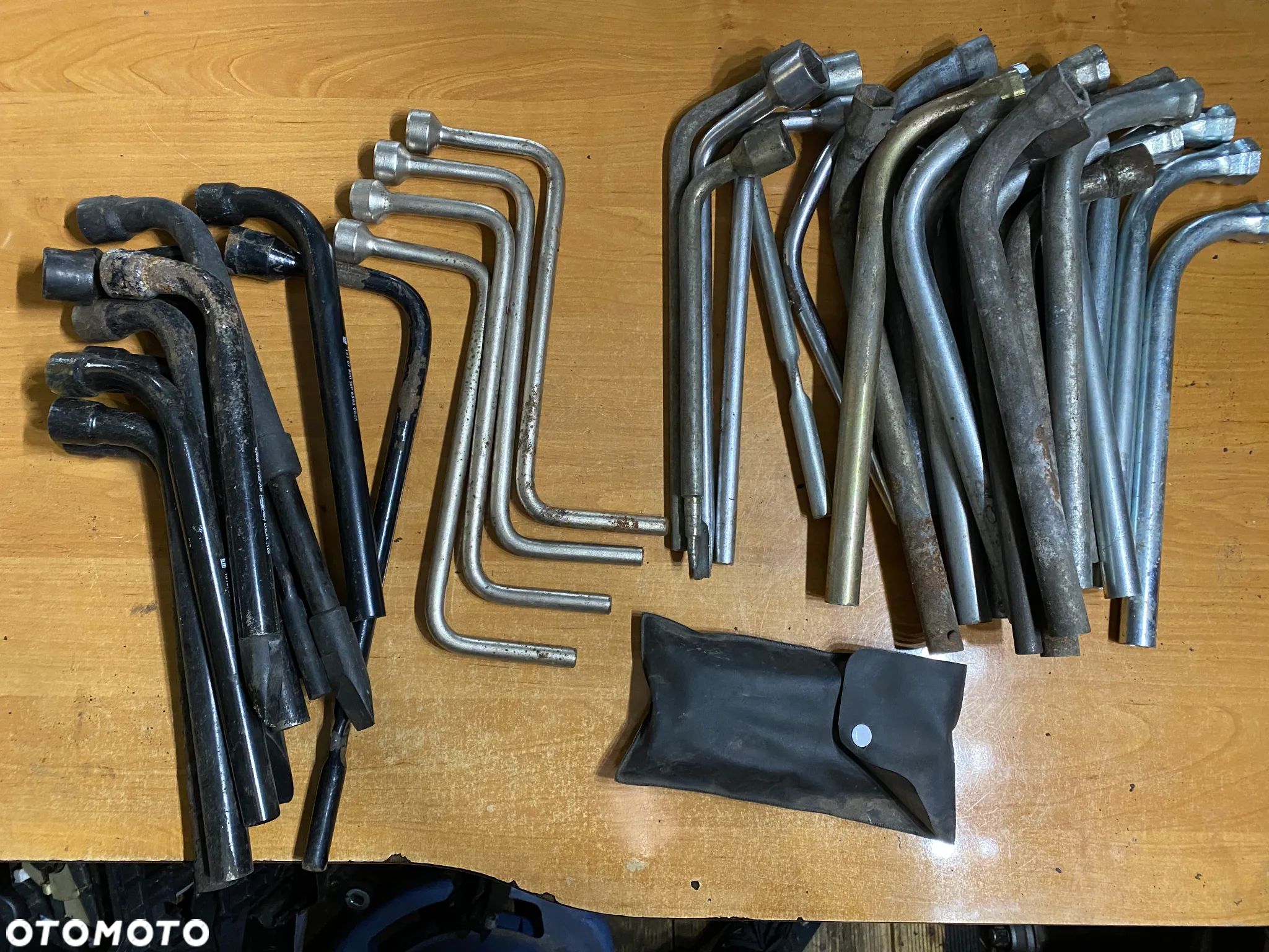 KLUCZ DO KÓŁ HAK HOLOWNICZY UCHO VW MERCEDES BMW OPEL FORD ITP. - 1
