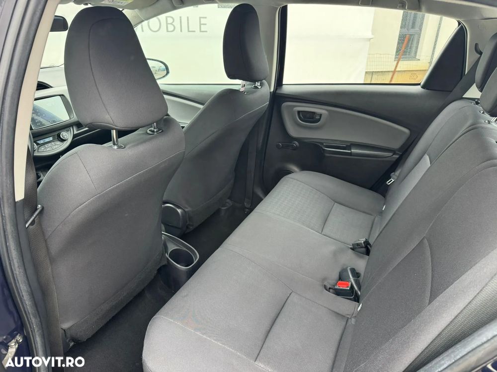 Toyota Yaris 1.5 VVT-i HSD Dynamic Bi-tone - 10