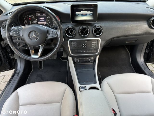 Mercedes-Benz GLA - 4