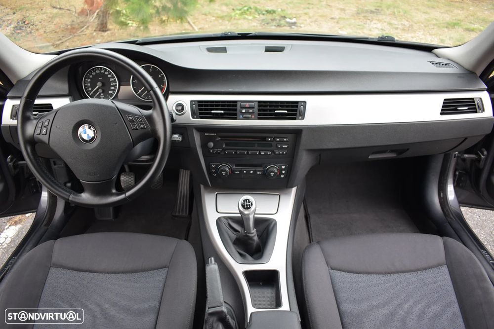 BMW 318 d Exclusive - 10