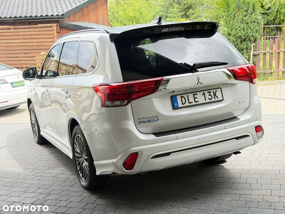 Mitsubishi Outlander 2.4 4WD Top - 31
