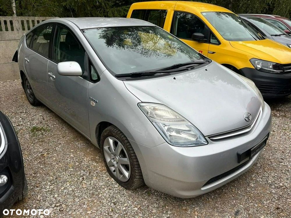 Toyota Prius 1.5 VVT-i Sol - 2