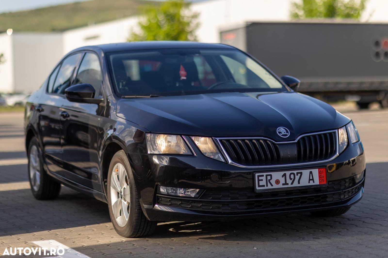 Skoda Octavia 1.6 TDI DSG Ambition - 1
