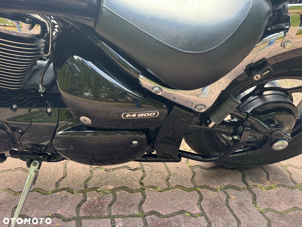 Suzuki Intruder - 13