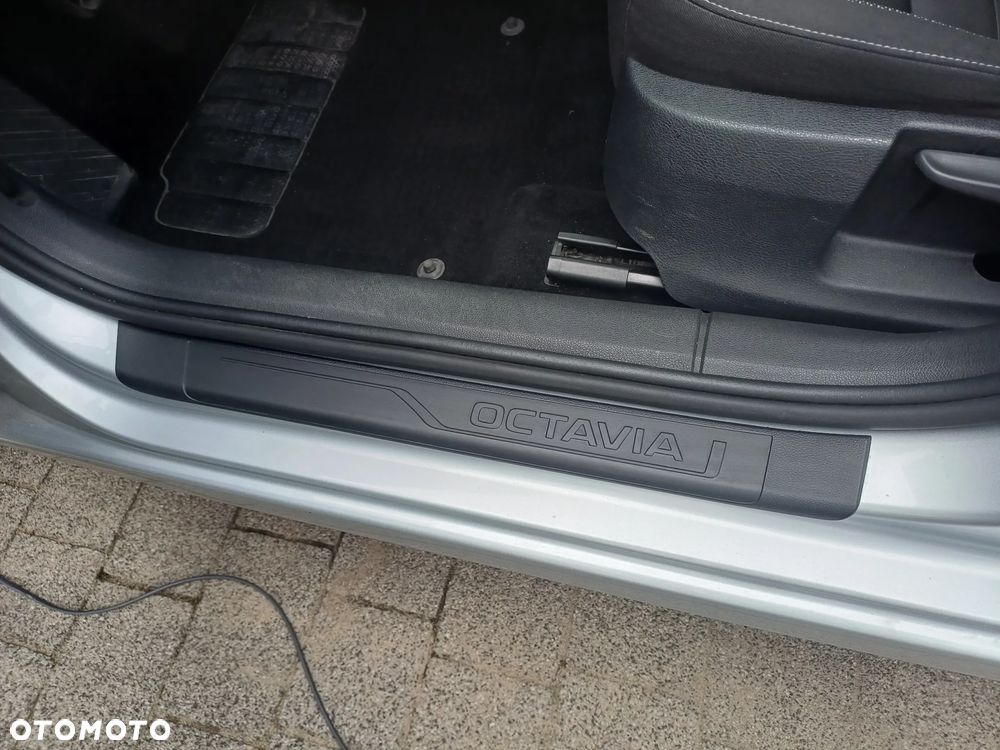 Skoda Octavia 1.4 TSI Ambition - 28