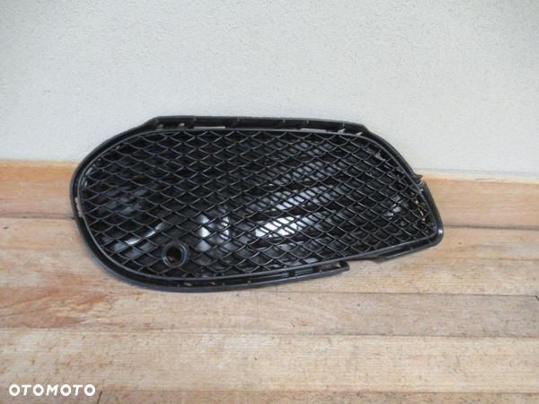 KRATKA ZDERZAKA PRZEDNIA LEWA MERCEDES C-KLASA W203 AMG 2014-