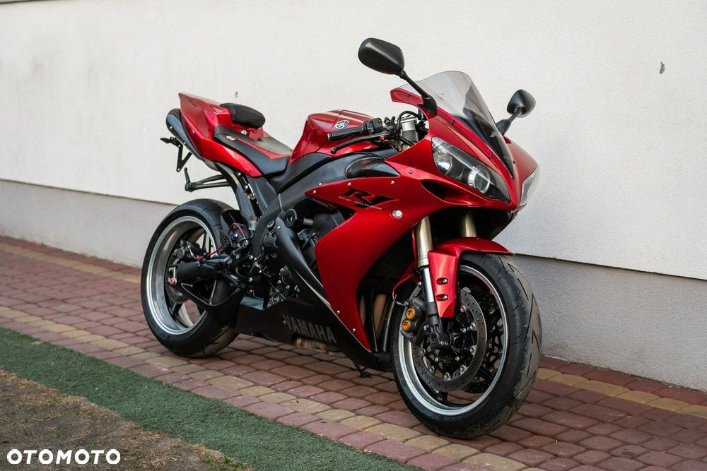 Yamaha R1 - 1