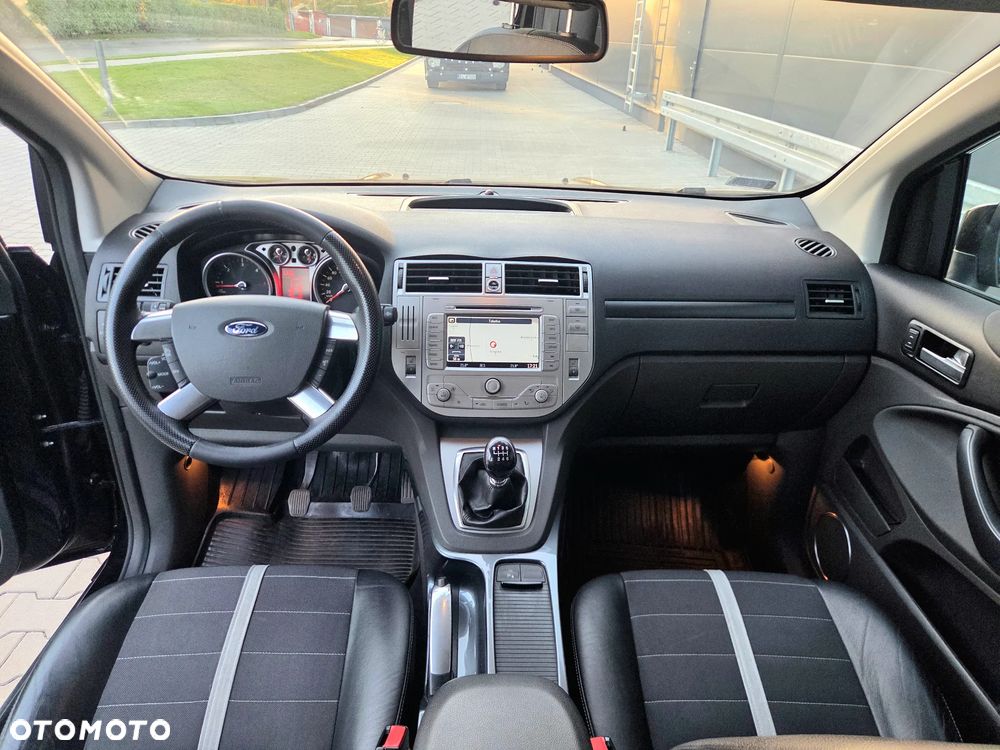 Ford Kuga - 10