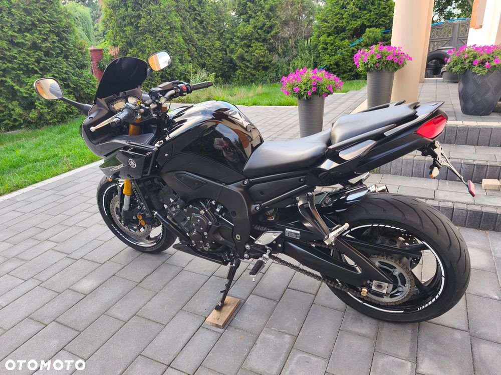 Yamaha FZ8 - 6
