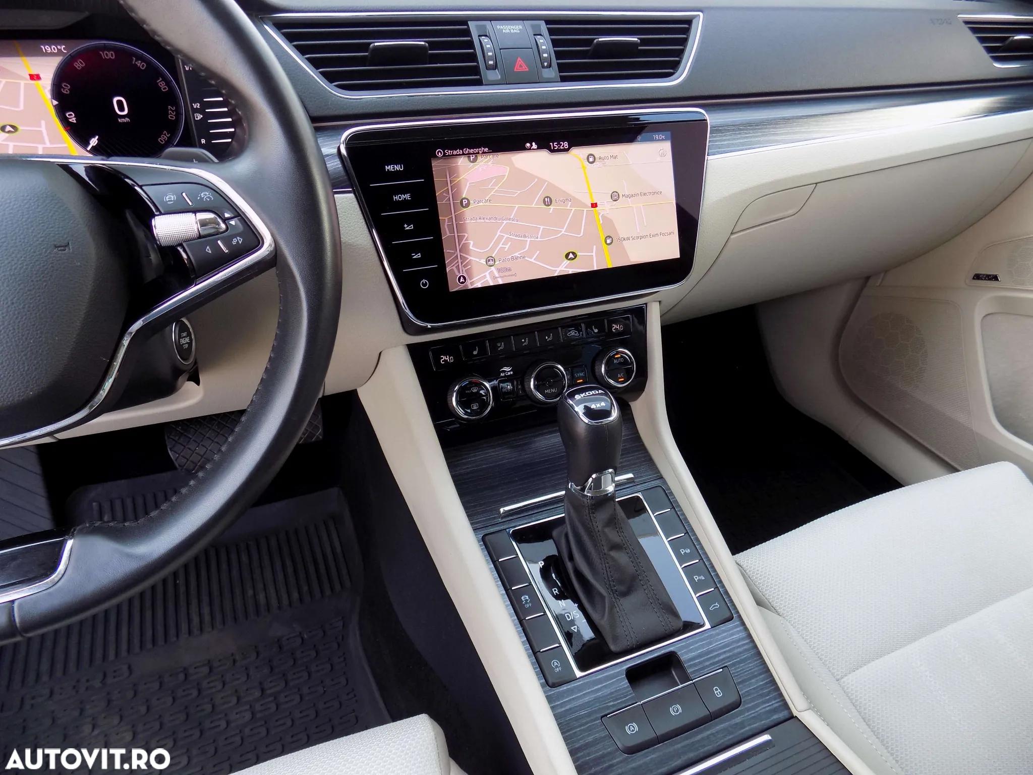 Skoda Superb 2.0 TDI 4X4 DSG Style - 20