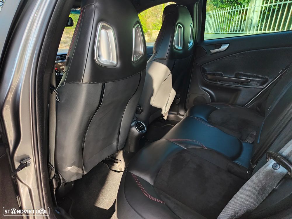 Alfa Romeo Giulietta 1750 TBi Veloce TCT - 11