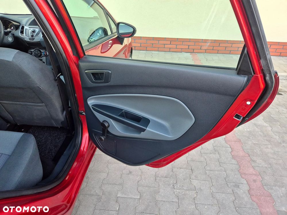 Ford Fiesta 1.25 Celebration - 23