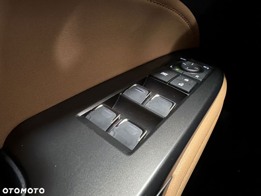 Lexus NX 2024
