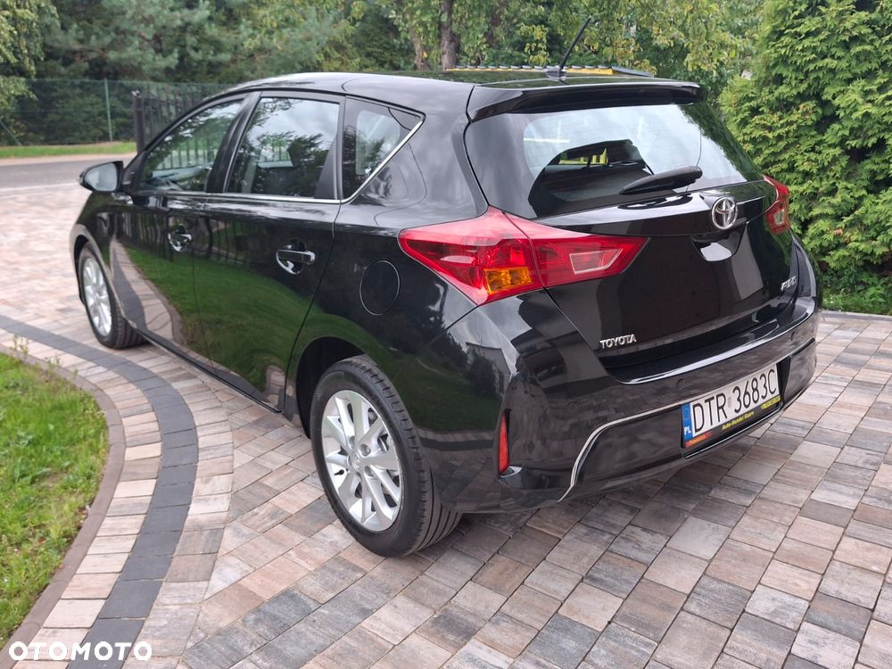 Toyota Auris 1.6 Valvematic Executive - 6