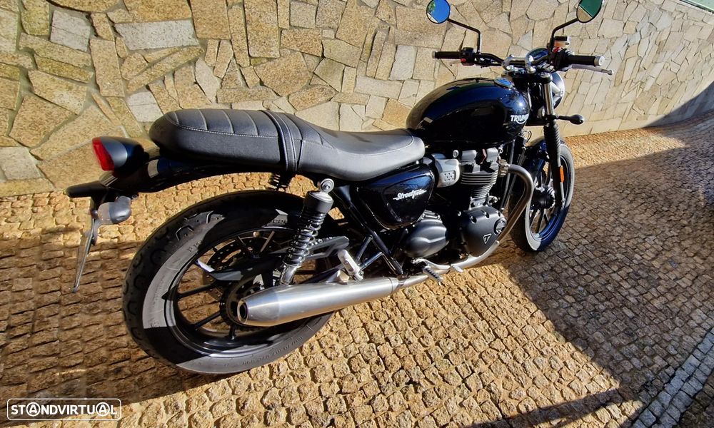 Triumph Street Twin - 1