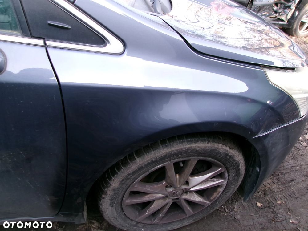 BŁOTNIK PRAWY PRZÓD TOYOTA AVENSIS T27 09-14 8U5 - 1