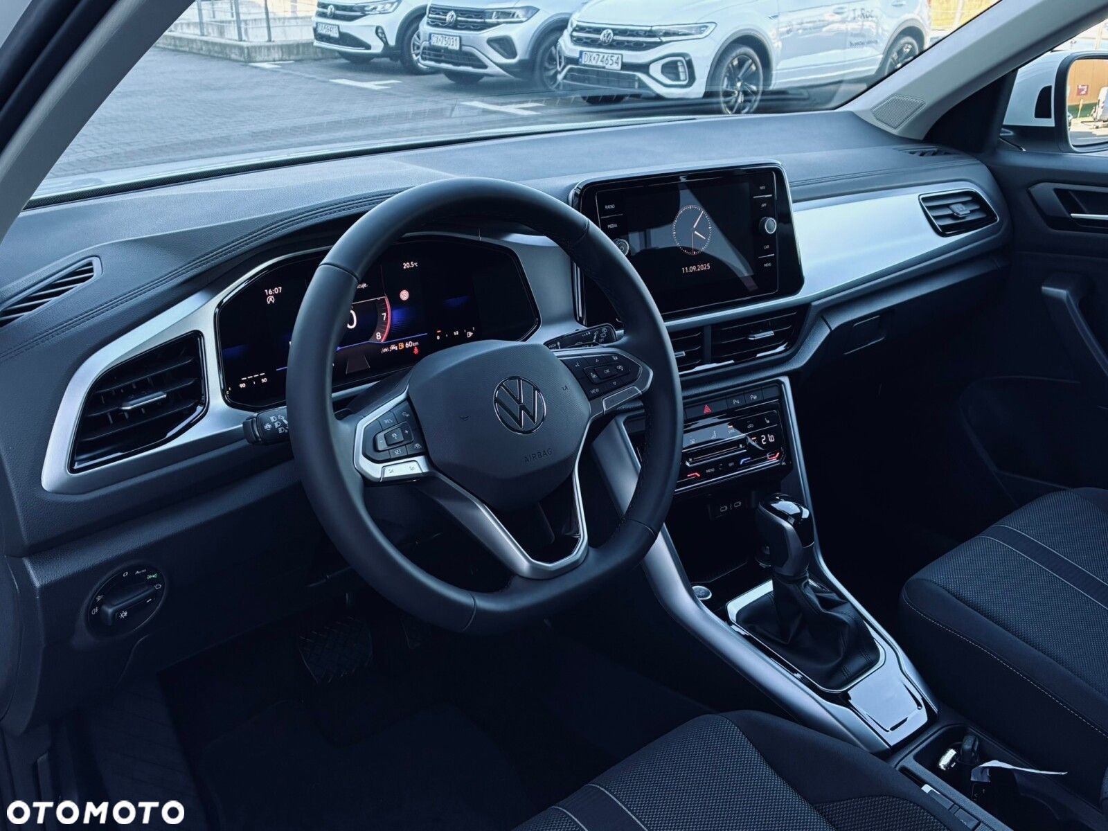 Volkswagen T-Roc - 5