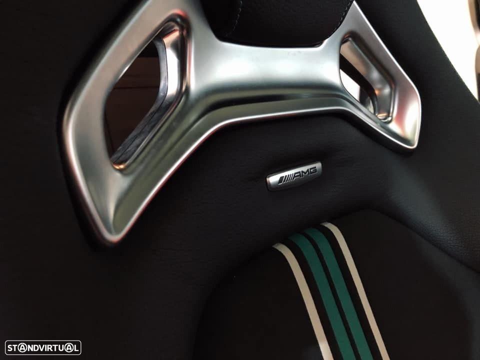 Mercedes-Benz A 45 AMG 4Matic Speedshift 7G-DCT PETRONAS 2015 World Champion Edition - 12