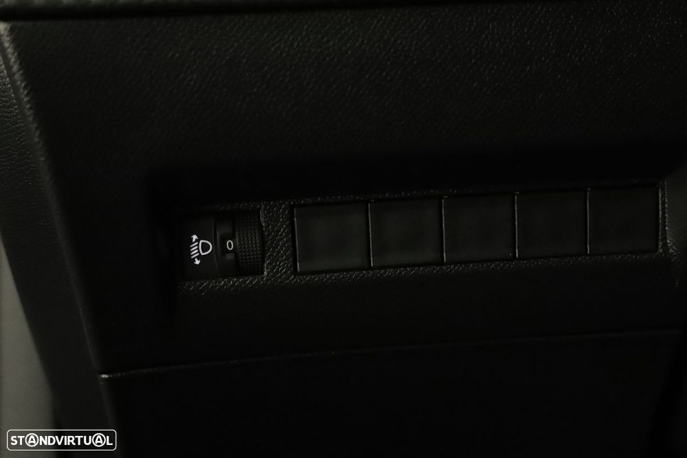 Peugeot 2008 1.2 PureTech Allure - 20