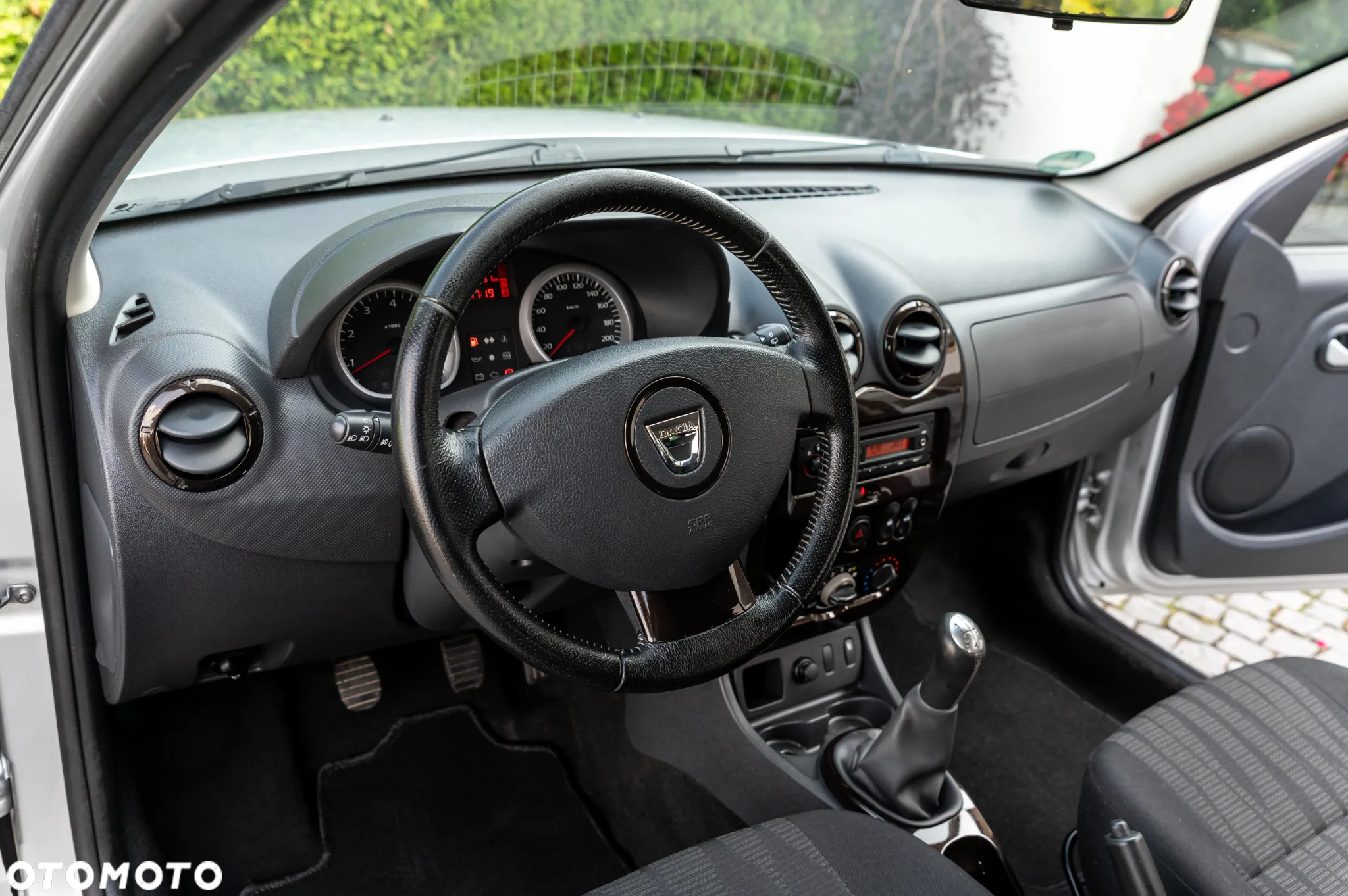 Dacia Duster 1.6 16V 4x2 Prestige - 31