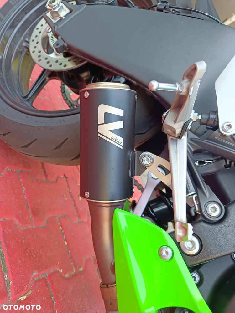 Kawasaki ZX - 16
