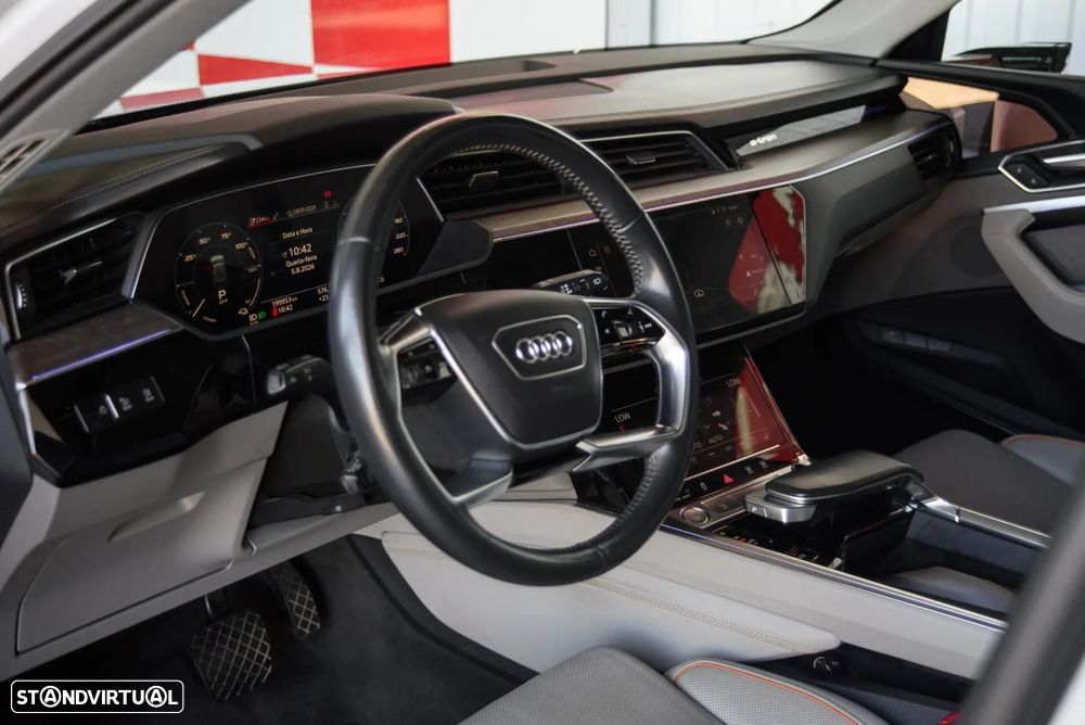 Audi e-tron 55 quattro - 34