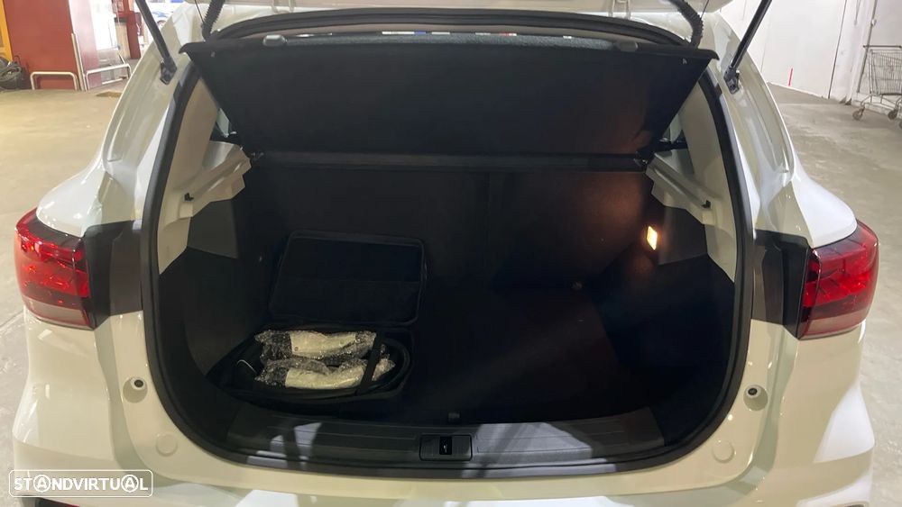 MG ZS EV 72.6 kWh Luxury - 10