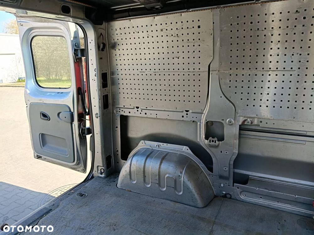 Opel VIVARO - 12