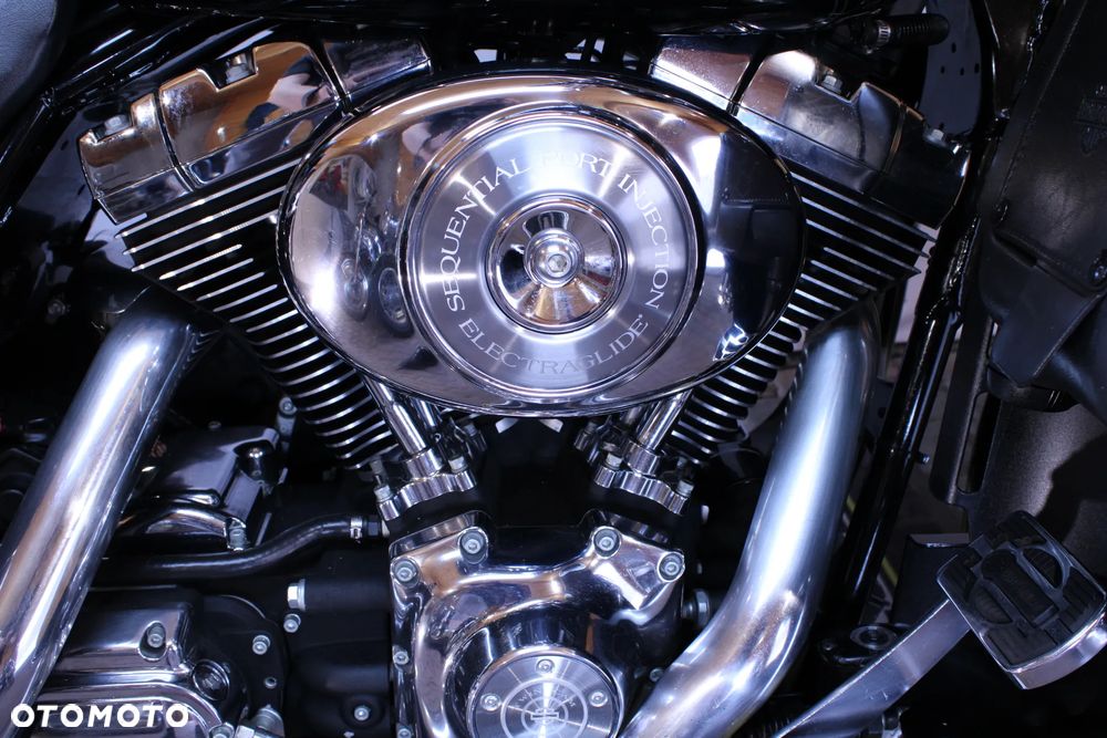 Harley-Davidson FLHTCU Ultra - 5
