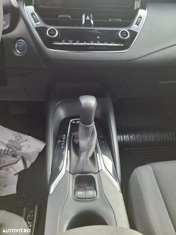 Toyota Corolla 1.8 HSD Eco - 17