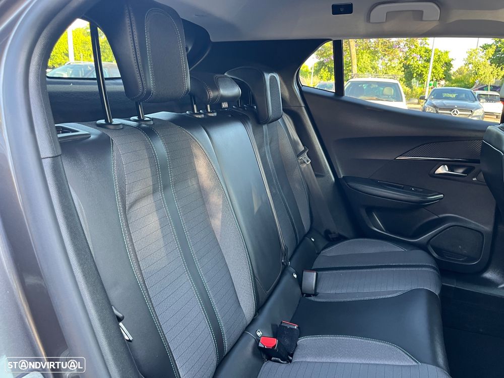 Peugeot 2008 1.5 BlueHDi Allure Pack EAT8 - 35